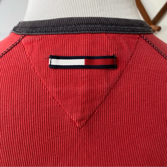 90s Vintage Tommy Hilfiger Ribbed Fitted T-Shirt - Picture 4 of 14